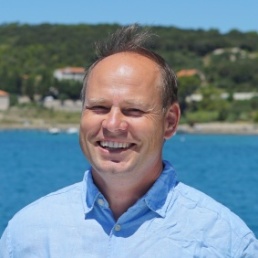 Dombóvári Dénes portréja